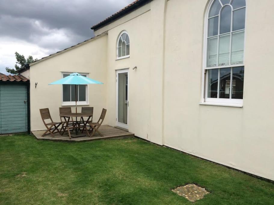 Acorn Chapel - Beautiful Converted Chapel Holiday home Norwich